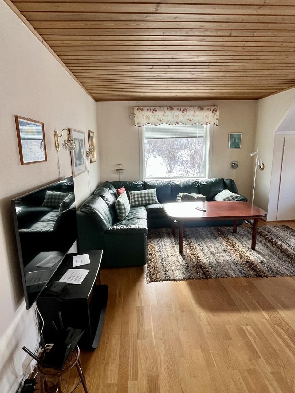 TV and multimedia, Living room, Seating area