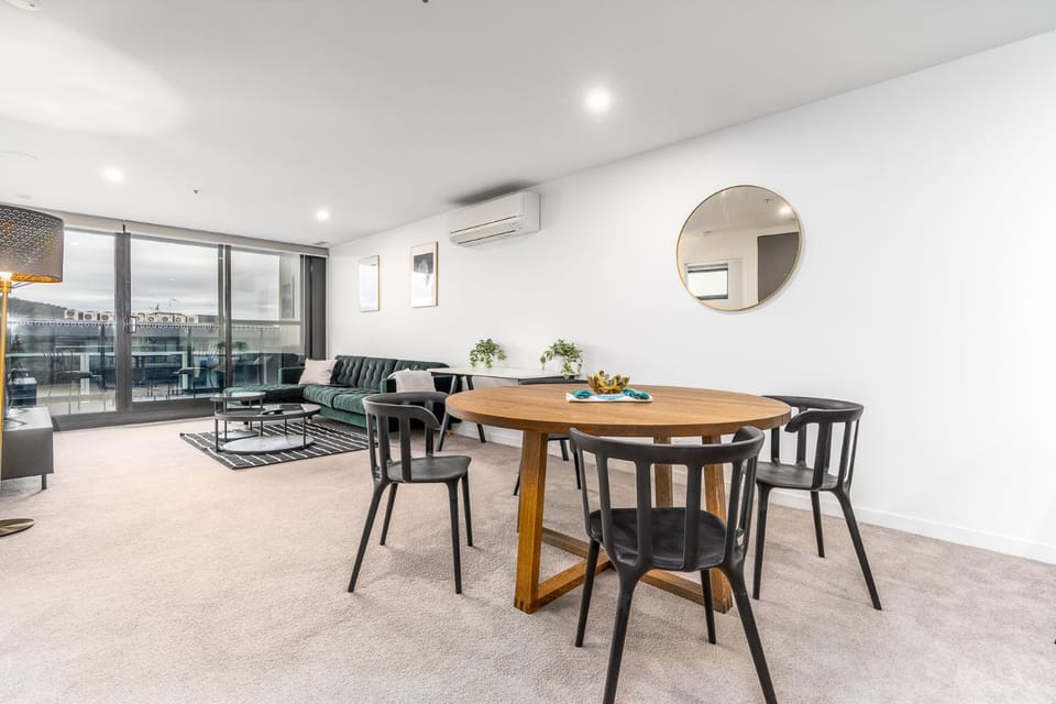 Living room, Seating area, Dining area, air conditioner