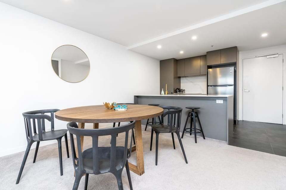 Kitchen or kitchenette, Dining area, oven, stove