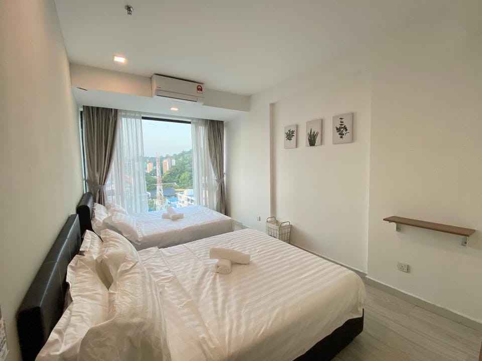 Bed, Photo of the whole room, Bedroom, towels, air conditioner