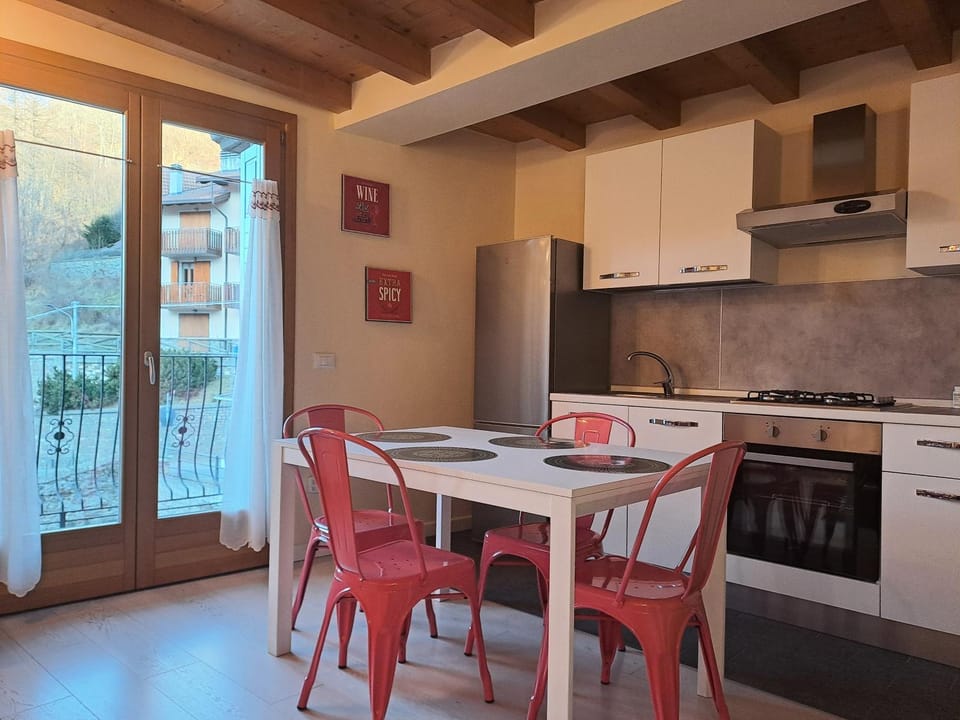 Property building, Kitchen or kitchenette, Living room