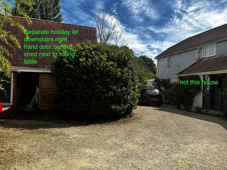 Holiday Let or B&B in Child Okeford, United Kingdom Apartment in North Dorset District
