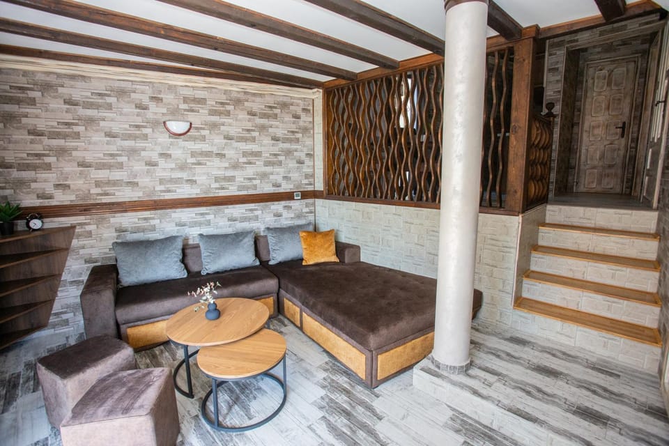 Communal lounge/ TV room, TV and multimedia, Living room, Seating area, fireplace, air conditioner