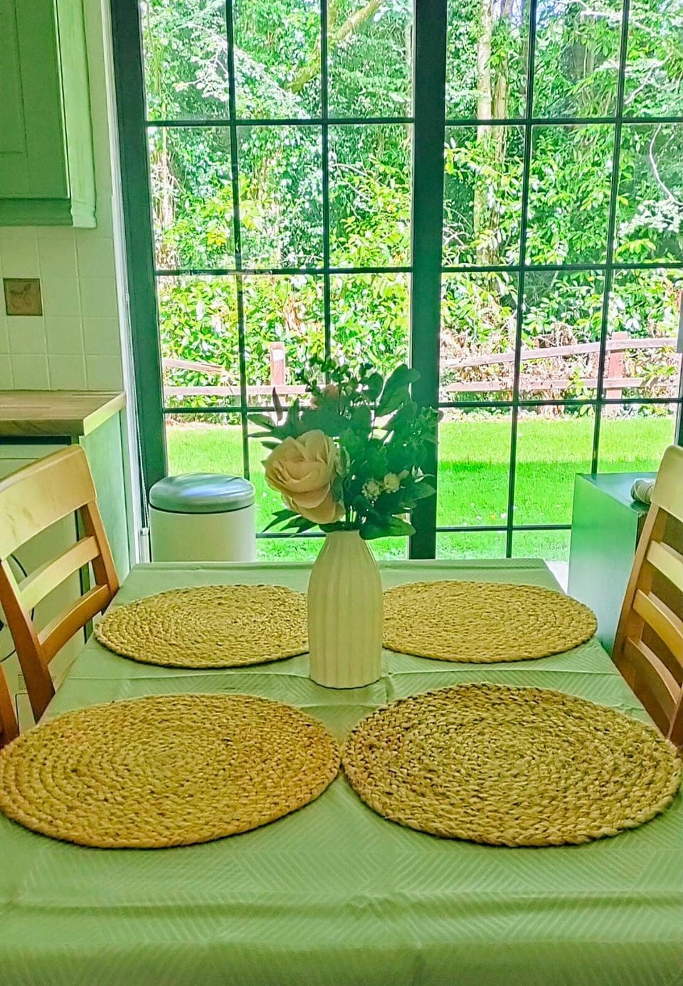 Garden, Seating area, Dining area, Garden view