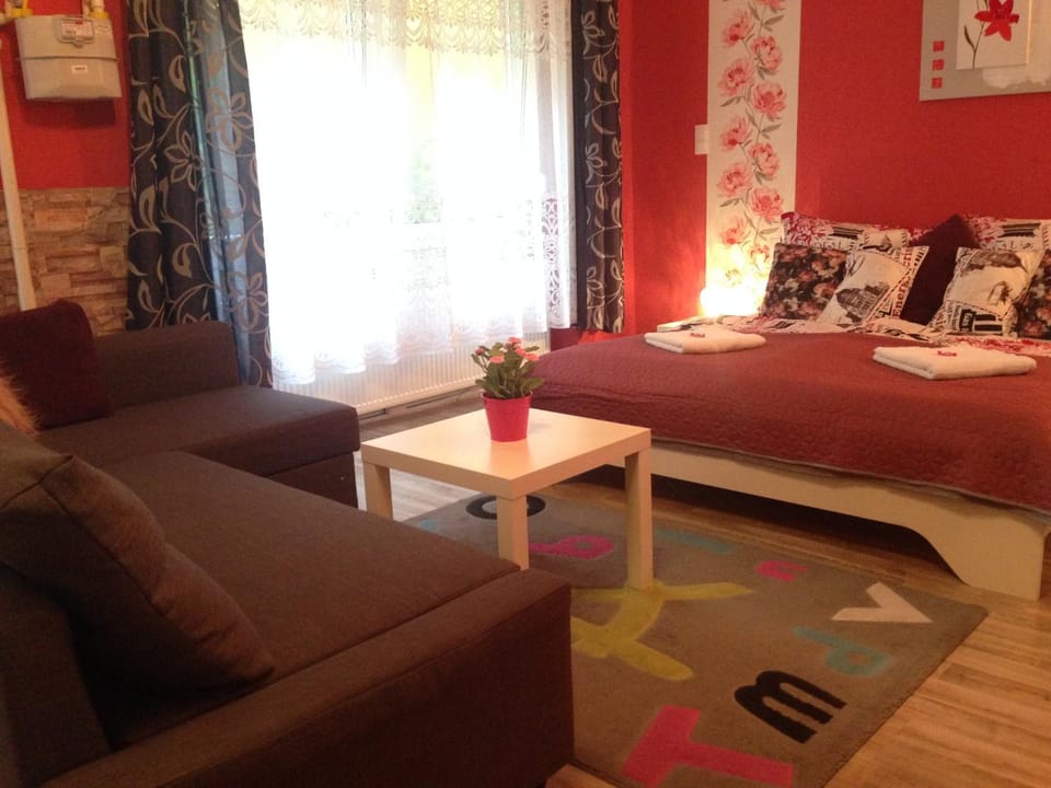 Living room, Photo of the whole room