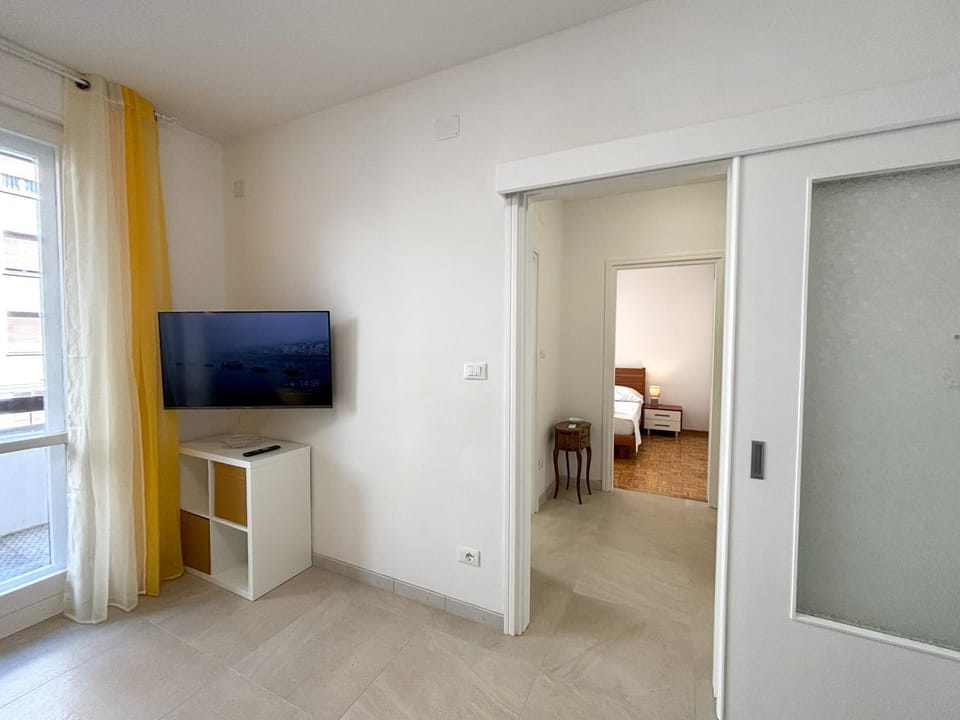 TV and multimedia, Photo of the whole room