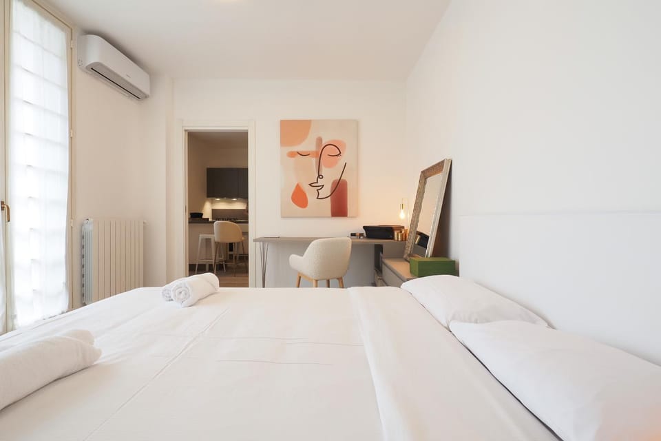 Bed, Photo of the whole room, Bedroom, air conditioner