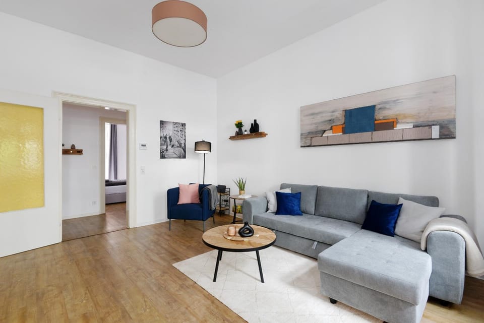 Communal lounge/ TV room, Living room, Photo of the whole room, Seating area, Dining area, Evening entertainment