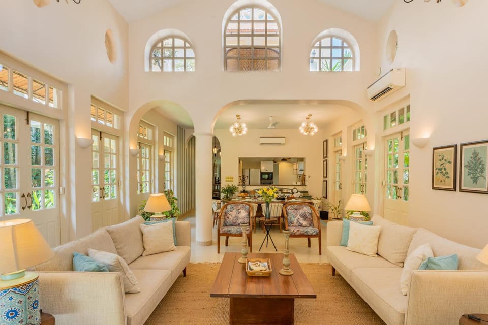 Living room, Seating area, fireplace