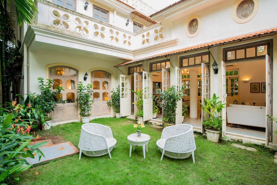 Property building, Patio, Spring, Day, Garden, Living room, Seating area, Garden view, sunbed