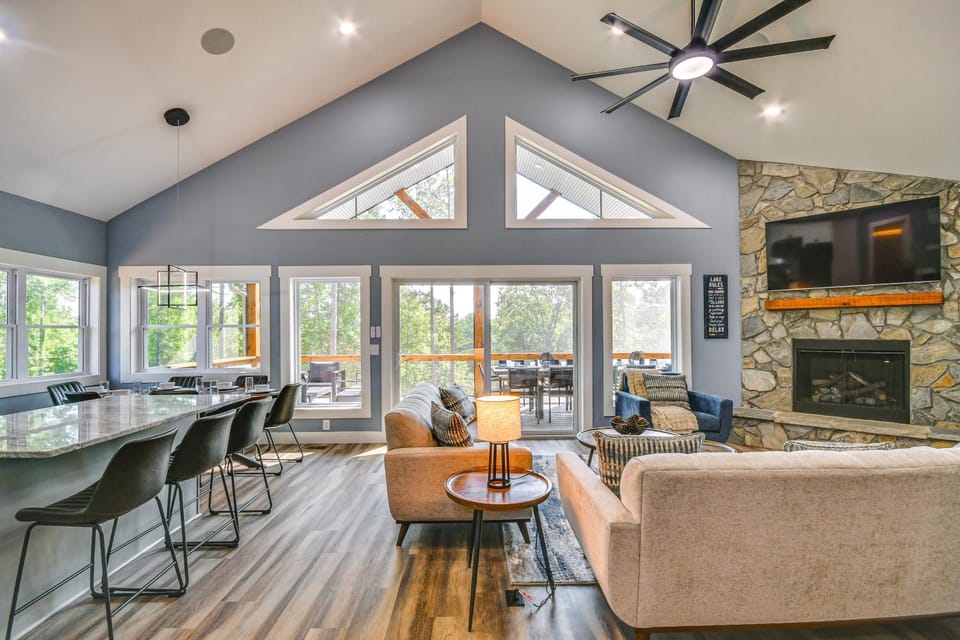 Hot Tub + Game Room! Family Connelly Springs Home House in Caldwell