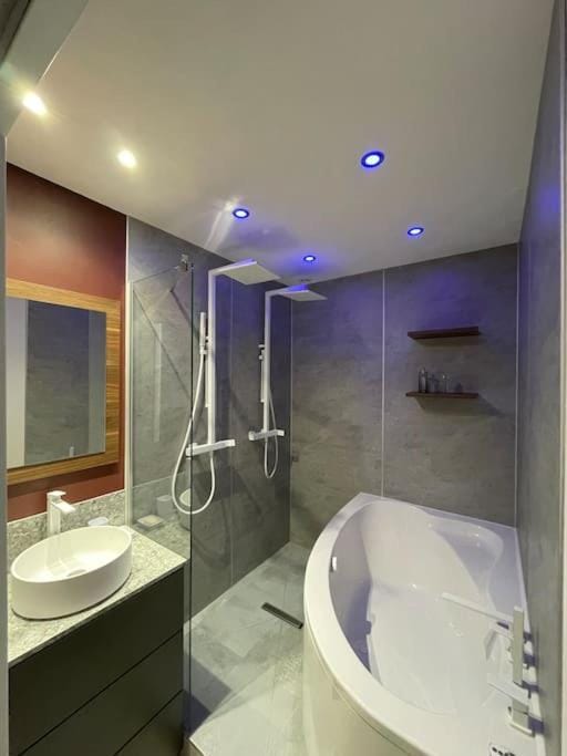 Maison chaleureuse, 2 à 4 personnes, 2 chambres House in Ambleteuse