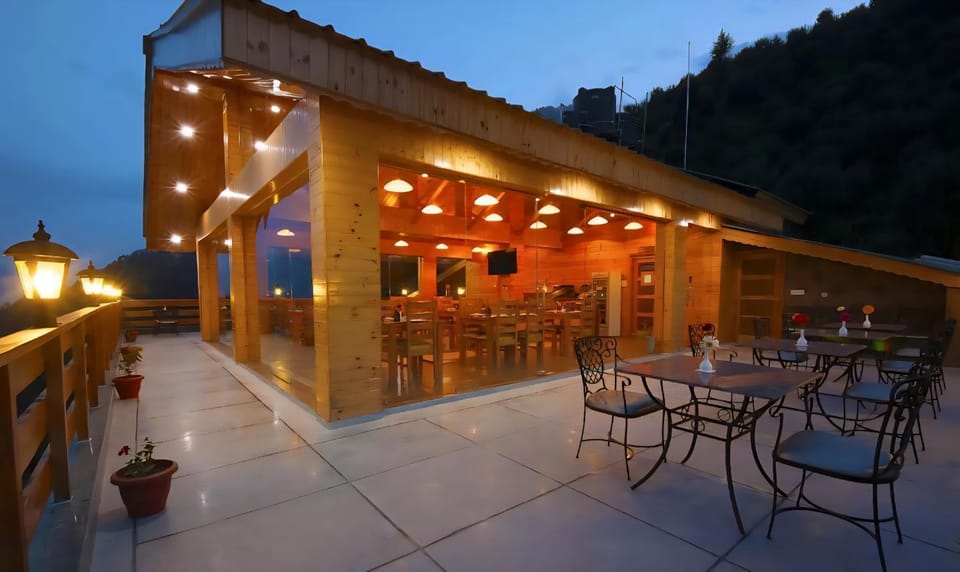 Restaurant/places to eat, Restaurant/places to eat