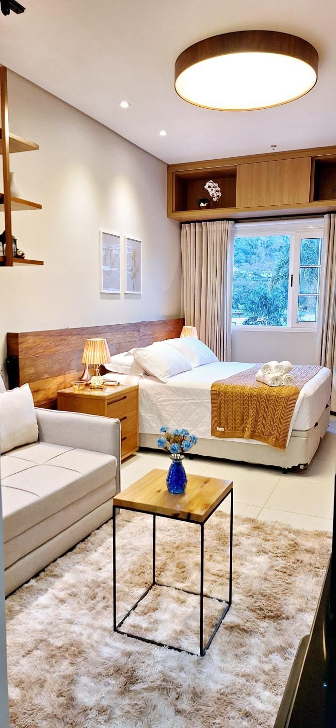 Granja Brasil - Lindo Studio - Com Piscina e Lazer - No Centro de Itaipava Apartment in State of Rio de Janeiro