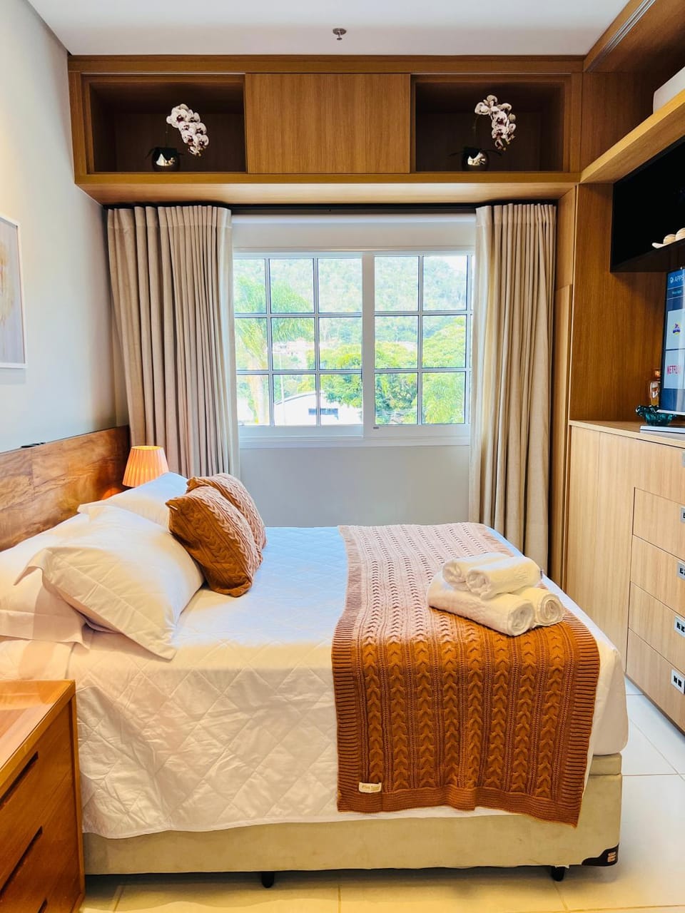 Granja Brasil - Lindo Studio - Com Piscina e Lazer - No Centro de Itaipava Apartment in State of Rio de Janeiro