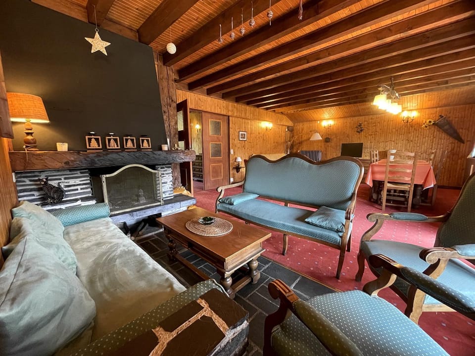 Communal lounge/ TV room, Living room