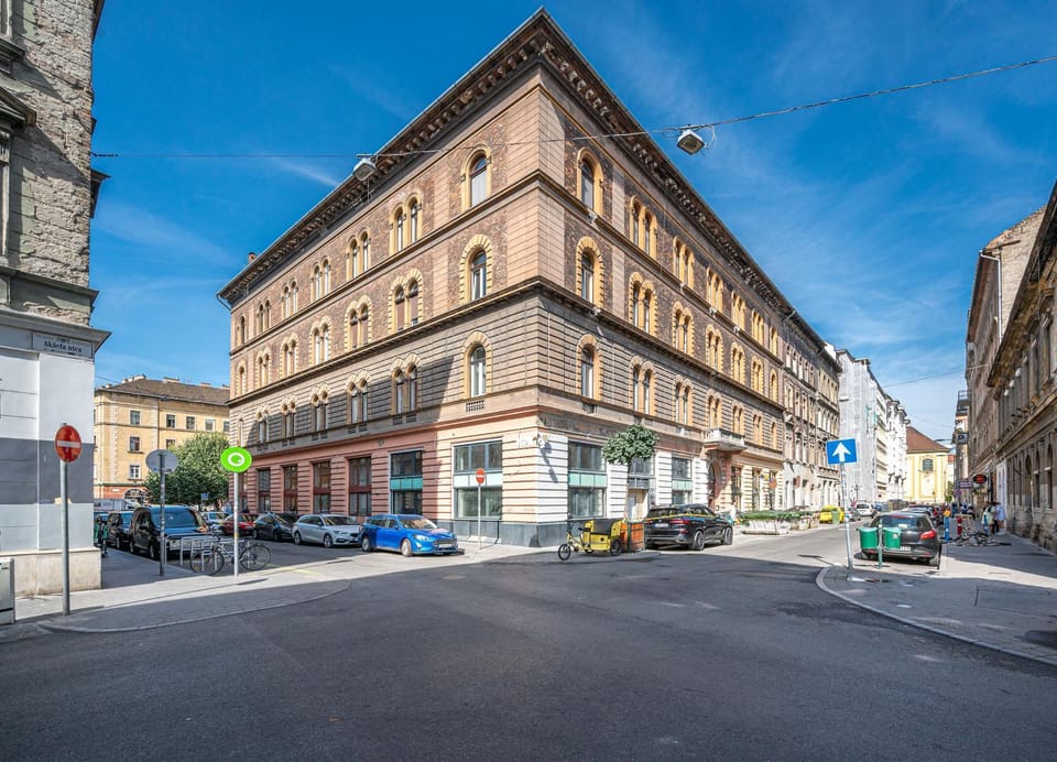 Property building, Neighbourhood, Street view, Parking