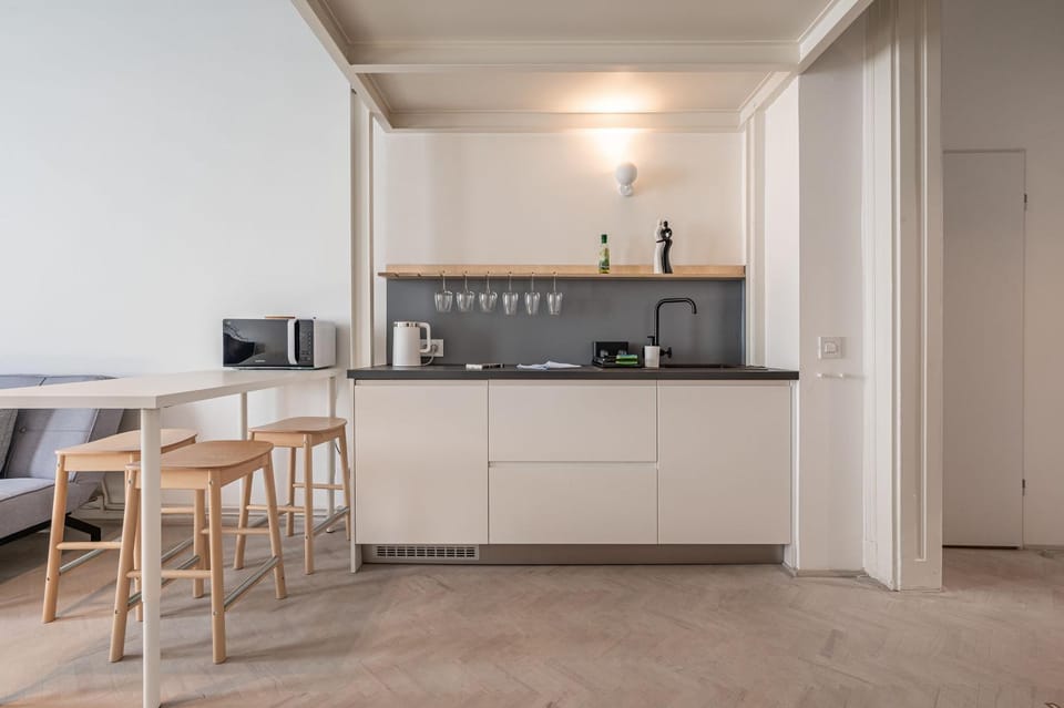 Coffee/tea facilities, Kitchen or kitchenette, microwave