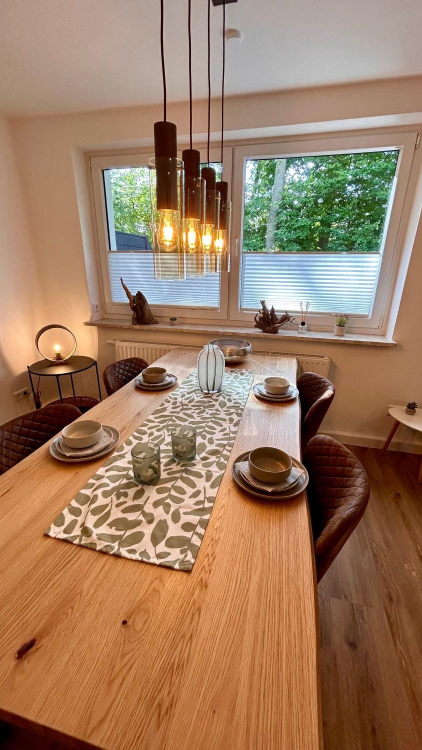 Dining area, Food