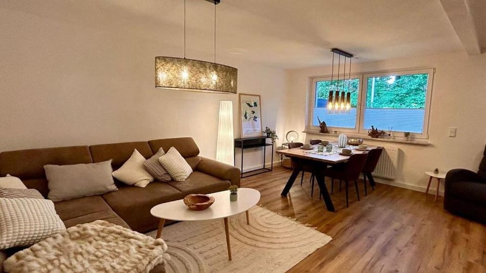 Living room, Dining area, Food