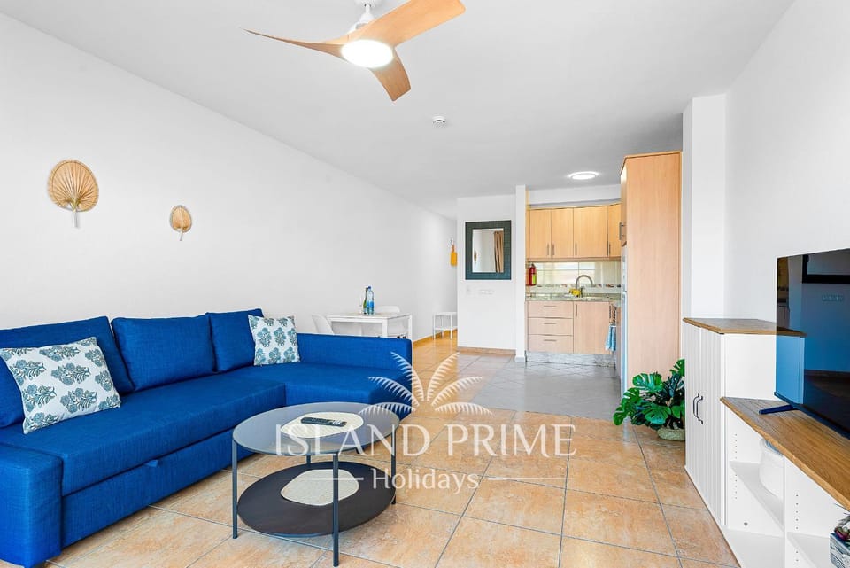 TV and multimedia, Living room, Seating area, Dining area, kitchen
