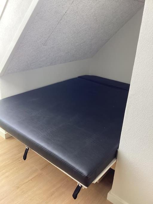 Lækker ny lejlighed med eget Badeværelse Apartment in Hirtshals