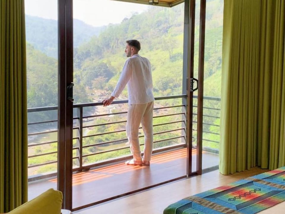 Balcony/Terrace, Mountain view, River view