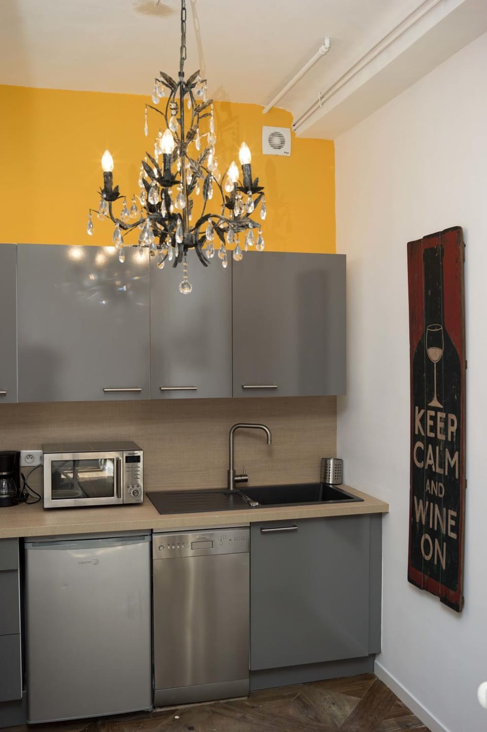 Kitchen or kitchenette, Seating area