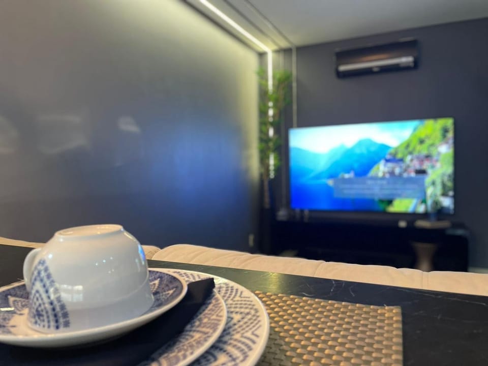 Flat Moderno | Andar Alto | Piscina | A 100m do Goiânia Shopping Apartment in Goiania