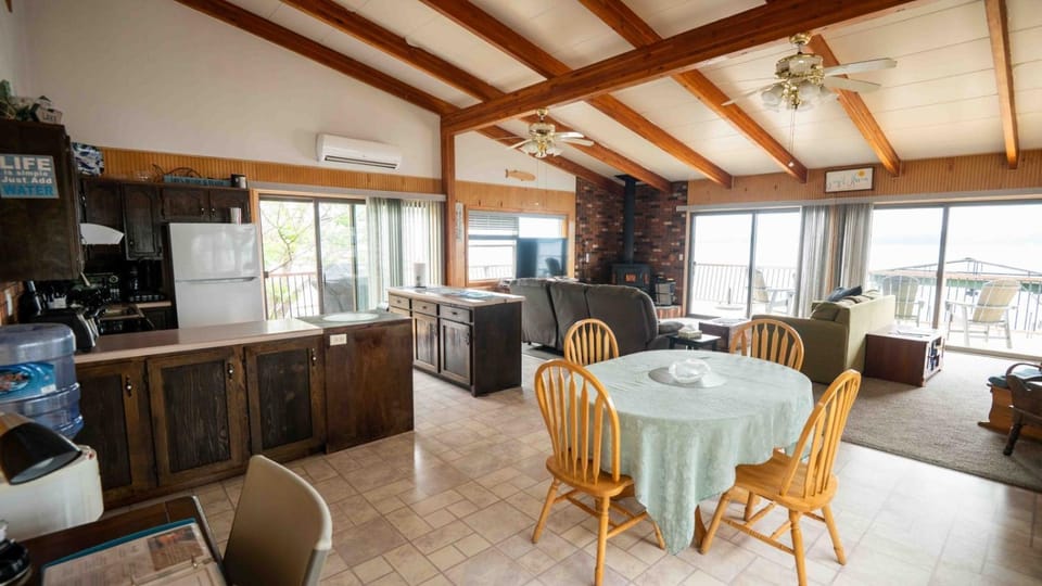 Sunset Haven Cottage Country House in Cayuga Lake