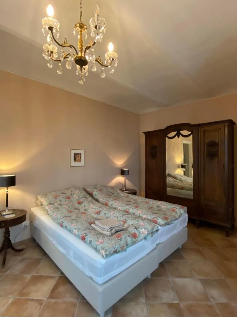Bed, View (from property/room), Balcony/Terrace, Photo of the whole room, wardrobe