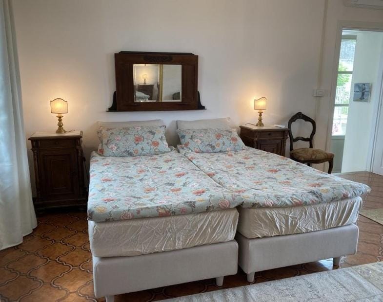 Bed, View (from property/room), Balcony/Terrace, Bedroom
