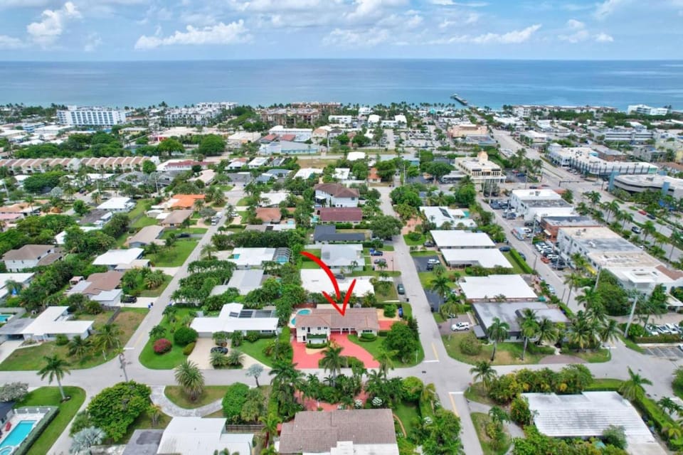 Property building, Neighbourhood, Bird's eye view