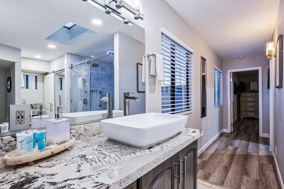 Lakeside Entertainment Oasis With Heated Pool and Spa House in Lake Havasu City