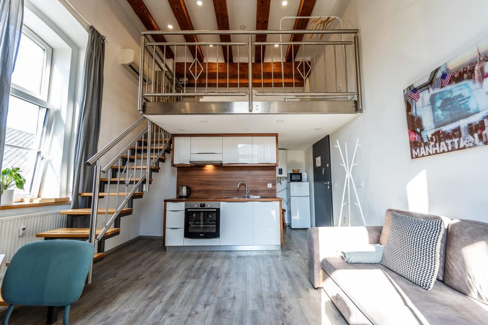 Kitchen or kitchenette, Living room, Seating area, oven