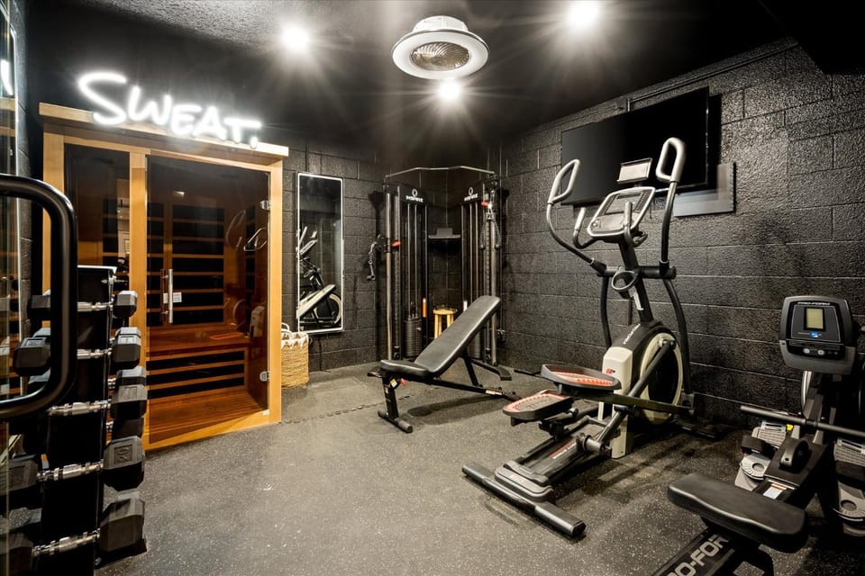 Huge Sedona Compound Gym Two Spas Casitas Pond House in Sedona
