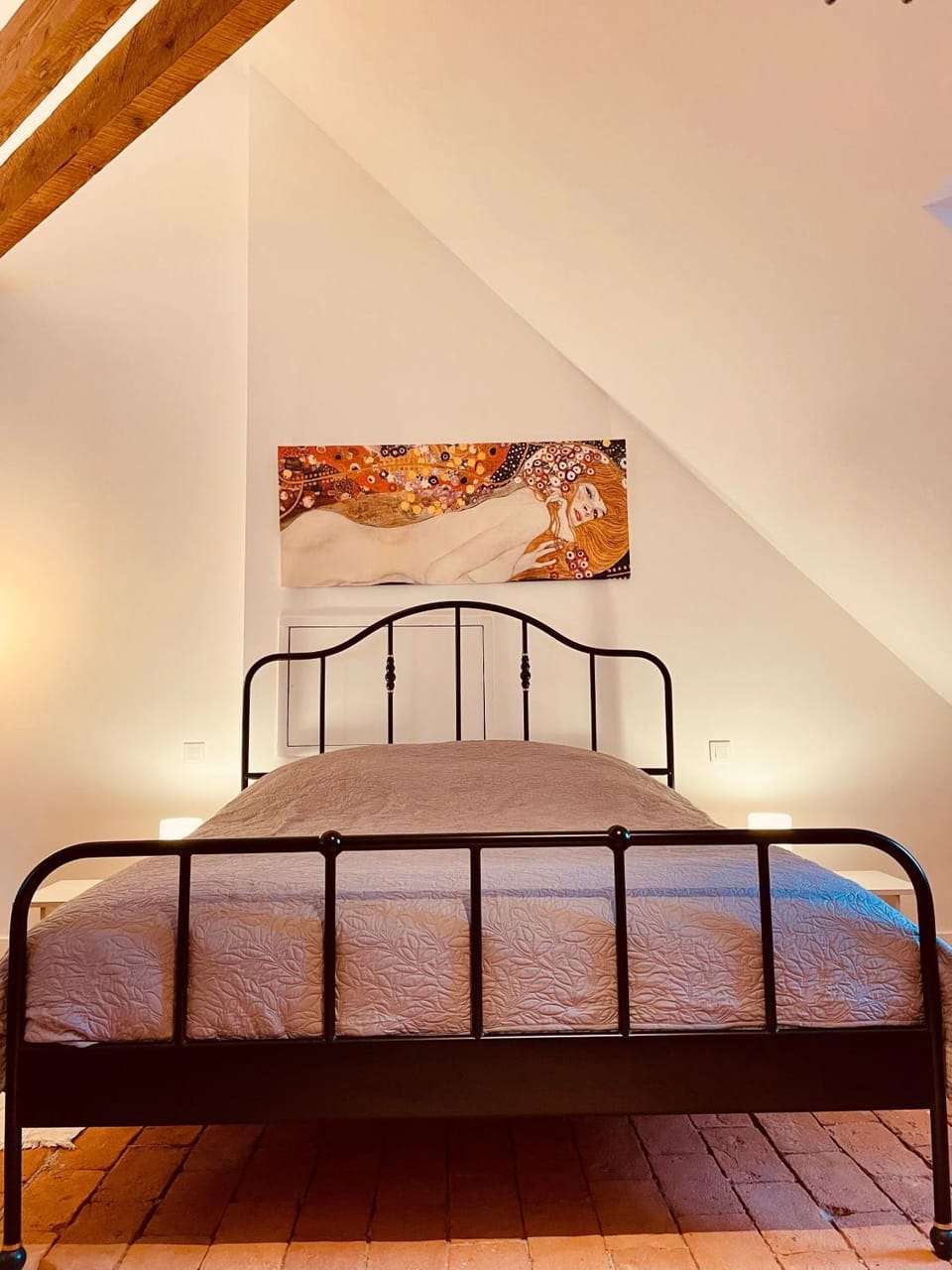Property building, Living room, Bedroom