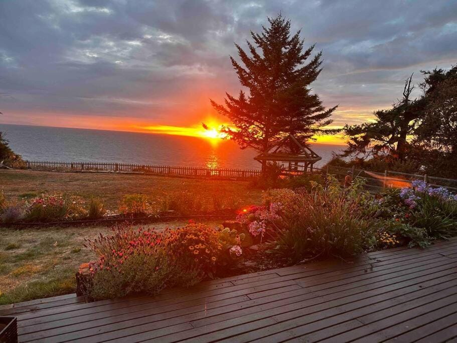 Home Away From Home Apartment in Whidbey Island