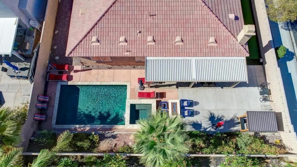 Serene Private Pool - Jacuzzi - BBQ - Gated Community House in Indio