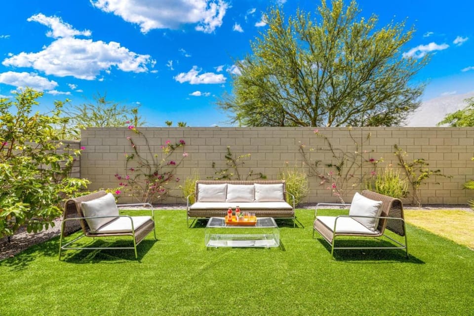 The Miralon Petite Oasis House in Palm Springs