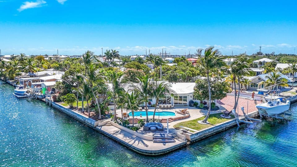 Triple Crown Villa House in Stock Island