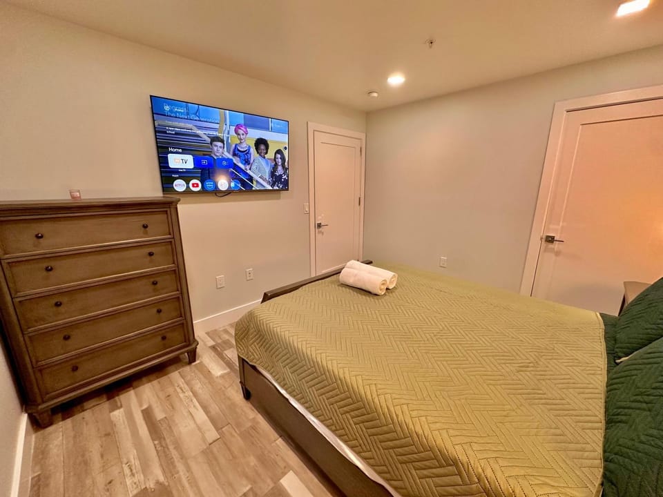 The Trendy Suite - Upgraded 2BR with Luxe Amenities Apartment in Paterson