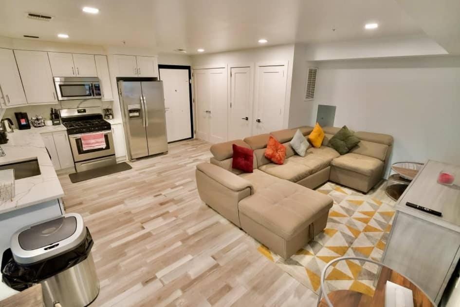 The Trendy Suite - Upgraded 2BR with Luxe Amenities Apartment in Paterson