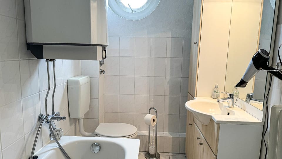 Shower, Toilet, Bathroom, Bath