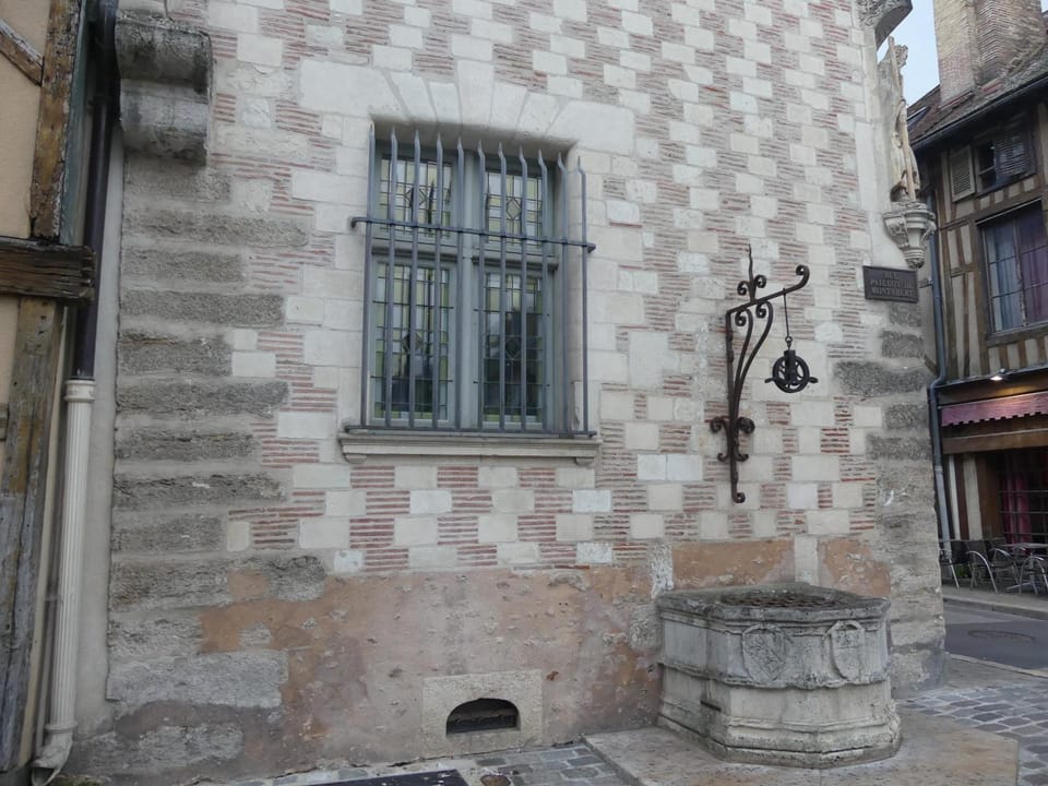 Nearby landmark