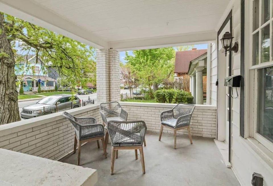 2 Units Combined - Historic 5BR - 2 Living - 2 Kitchens House in Indianapolis