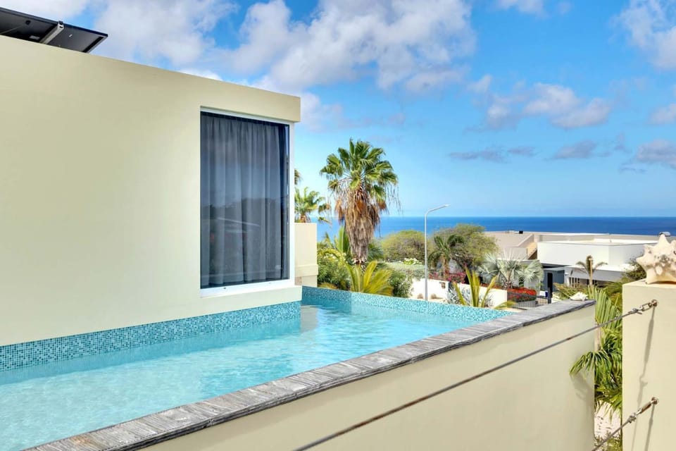 Villa Rowsu with Private Pool and Sea View Villa in Venezuela