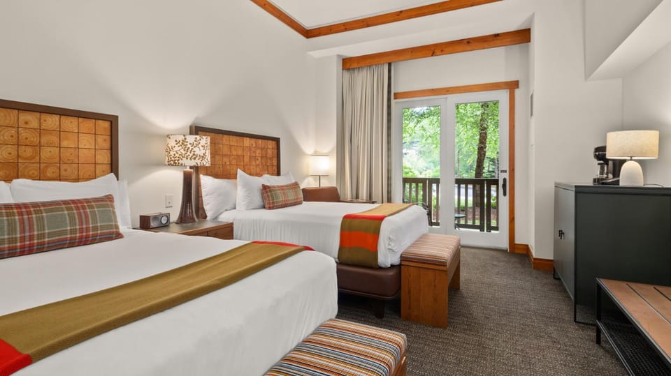 1122 Guest Room - Lodge At Spruce Peak - Stowe Mt Resort - Sleeps 4 Resort in Stowe