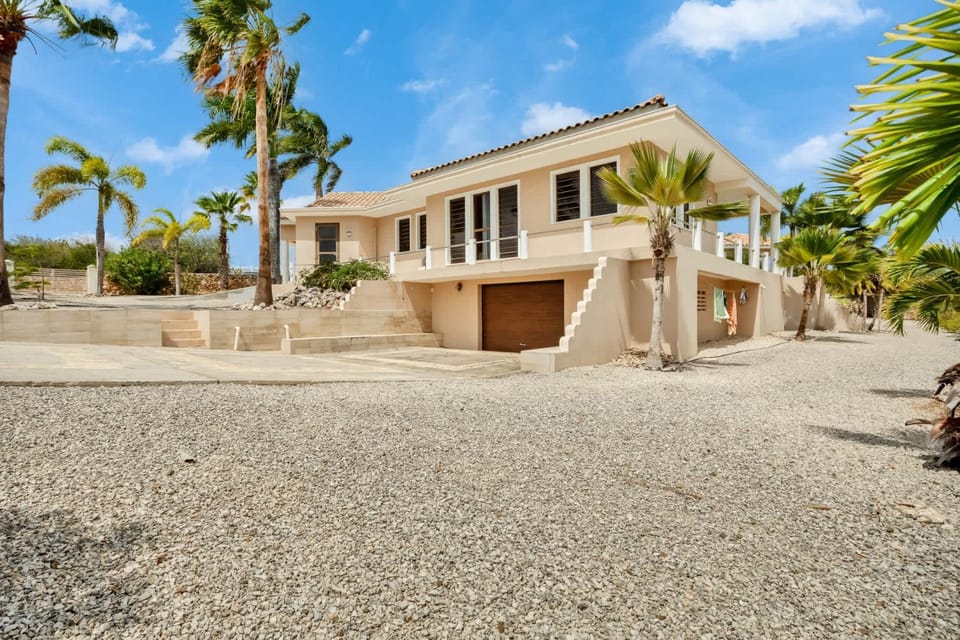 Bonaire I Love View with Private Pool Apartment in Venezuela