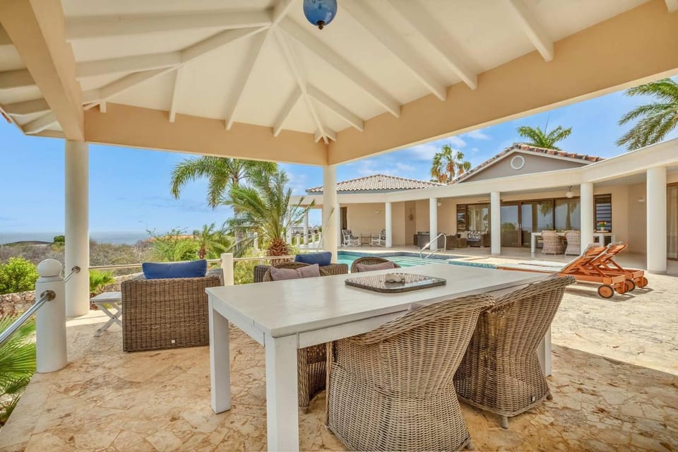 Bonaire I Love View with Private Pool Apartment in Venezuela